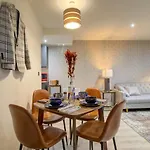 Stylish \'New York Loft\' Style Apartment In The Heart Of Bd1